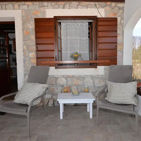 Dom wakacyjny House Lekic Otok Zizanj