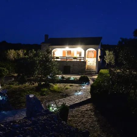 House Lekic Otok Zizanj